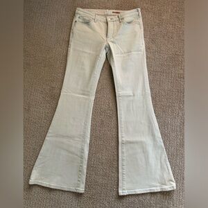 Pilcro size 27 very light blue wash jeans that are flare. No tags but never worn